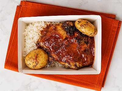 Filé de Sobrecoxa ao Barbecue, Arroz Branco e Batata ao Murro - 200g ou 350g