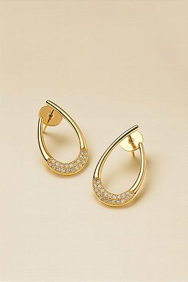 ARGOLA FRONTAL GANCHO ELEGANTE CRAVEJADA COM ZIRCÔNIAS