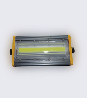Refletor de LED Linear 100W uma solução robusta e eficiente para iluminação pública e espaços esportivos.