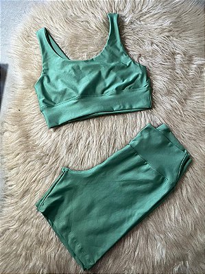Conjunto Short Meia Coxa+ Top Clarisse Cor Verde Oliva