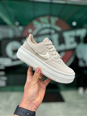 Tênis Nike Court Vision Bege Ouro Prem