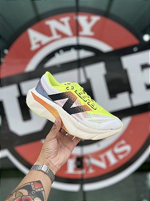 NEW BALANCE ELITE NEON