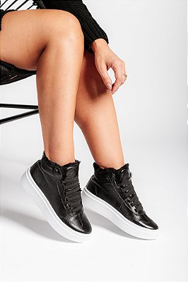 Tênis Rosa em Couro Preto