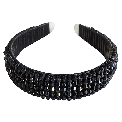 Tiara Preta com Miçangas Brilhantes – Feita à Mão com Muito Estilo