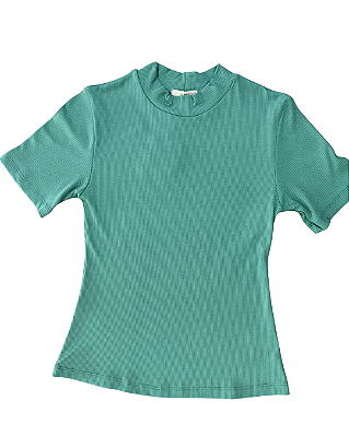 Blusa canelada gola alta