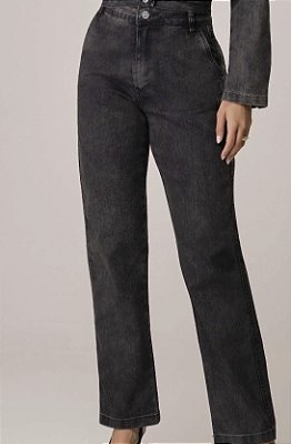 Calça reta bolso faca