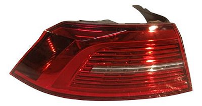 Lanterna Esquerda Vw Passar 2.0 B8 2015 2016 2017 2018