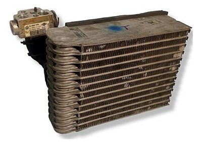 Radiador Ar Condicionado Caixa Ar Traseira Vw Touareg 2007
