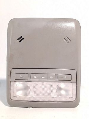 Luz Teto Cortesia Dianteira Gm Tracker 2017 2019