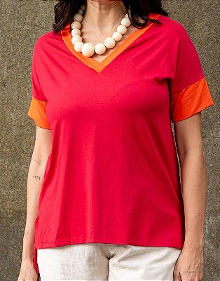 Blusa Detalhe Manga e Gola Cereja