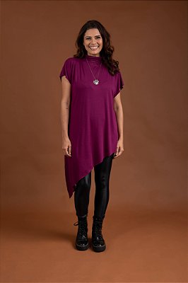 Blusa Assimétrica Gola Alta Uva
