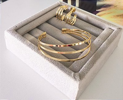 Bracelete Liso  Três Fios Banhado em Ouro 18 k.
