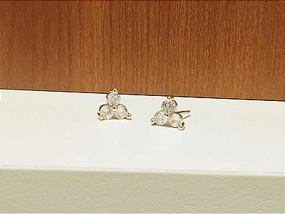 Brinco Flor  Zircônia Cristal Banhado em Ouro 18 K.