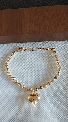 Pulseira Bolinhas Trabalhadas com Pingente Coração Banhada em Ouro 18 k.