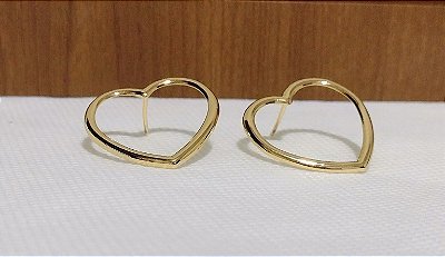 Brinco Coração Vazado Banhado em Ouro 18 k.