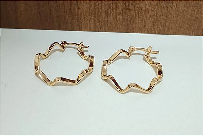 Brinco Argola Trabalhada Banhado em Ouro 18 k.