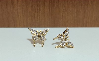 Brinco Borboleta Cravejado com Zircônia Cristal  Banhada em Ouro 18 k.