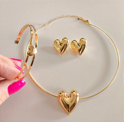 Conjunto Colar Aro Liso com Pingente e Brincos Formato Coração Banhado a ouro 18k