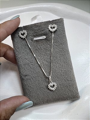 Conjunto de coração cravejado