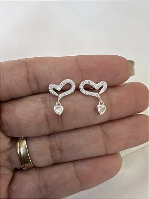 BRINCO CORAÇAO TORTINHO CRAVEJADO