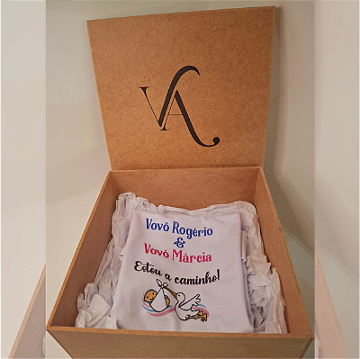 Presente in box - Caixa revelação com body