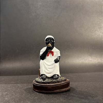 Preta Velha Sentada Em Resina 15cm