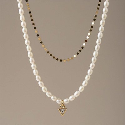 Colar Vicky - Choker de Pérolas Barrocas Naturais e Pingente Banhado a Ouro 18k