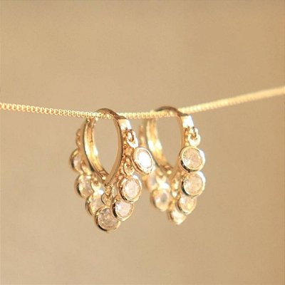 Argola Ponto de Luz em banho de ouro 18k