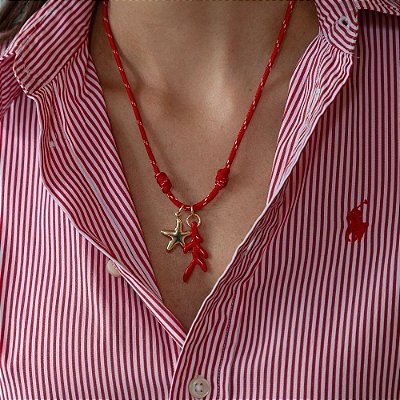 Colar Corda Vermelha com Pingentes Marítimos – Banho de Ouro 18k