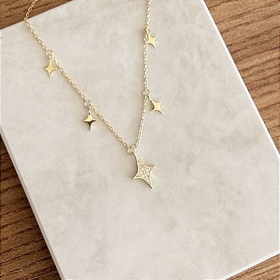 Colar Stars – com Pingentes de Estrelas Micro Cravejadas Banhado à Ouro