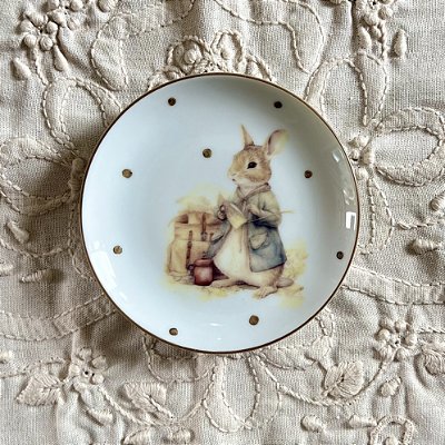 Pratinho coelhinha com sacola