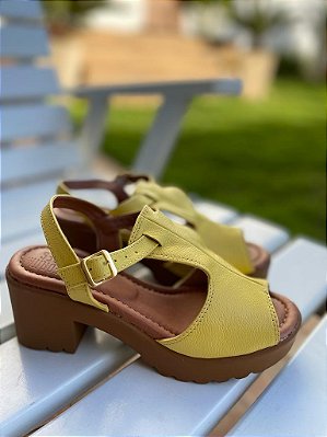 SAMDALIA TRATORADA AMARELO
