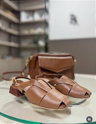 Sandália de couro legítimo caramelo com salto baixo Wooddoll