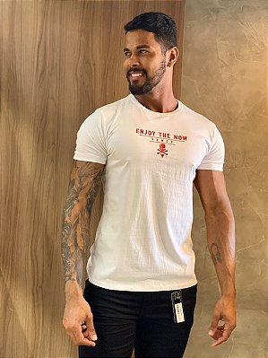 T-shirt branca Vency estampa alto relevo.