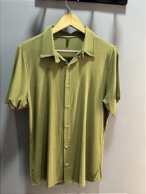 camisa em viscose verde