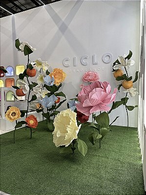 Jardim Imersivo : A Essência Visual de Ciclo Fragrance