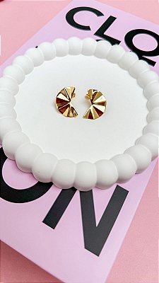 Brinco Leque geometrico - Folheado a Ouro 18K