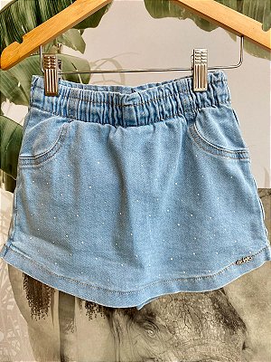 Shorts saia com aplicações
