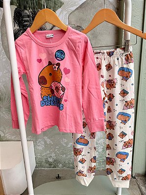 Pijama capivara brilha no escuro