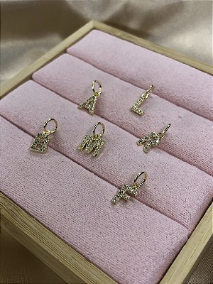 Pingente Letra Pequena com Micro Zircônias