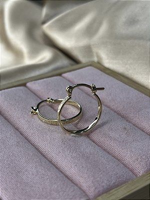Argola M Laminada com Detalhes