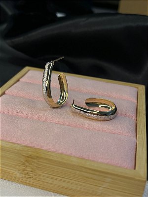 Argola J com Ródio