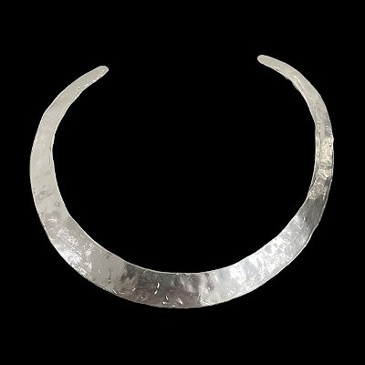 Chocker San Sebastian Prata