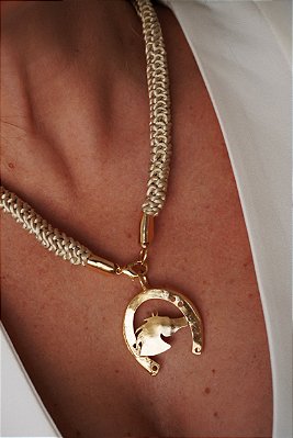 Colar Horse versão off white