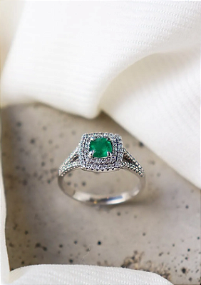 Anel Ouro 18k com Esmeralda