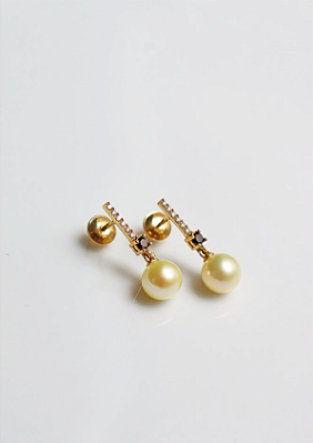 Brinco Ouro 18K com Pérola