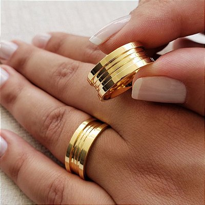 PAR DE ALIANÇA 8MM MODELO BVLGARI