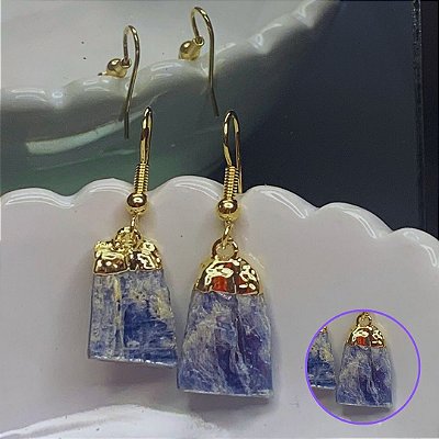 Brinco Cianita Azul bruta Banhado Ouro - Proteção do Arcanjo Miguel