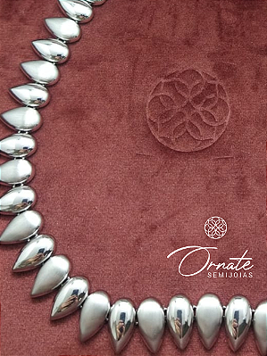 Colar Choker Gotas Acetinado e Polido