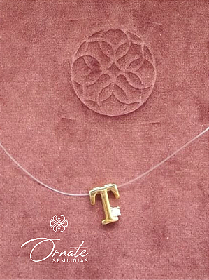 Colar Letra "T" com Fio Invisível